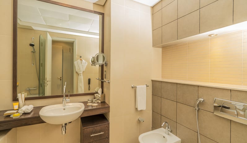 middle-east-holidays-dubai-rixos-the-palm-dubai-hotel-and-suites-hotel-two-bedroom-family-suite-bathroom